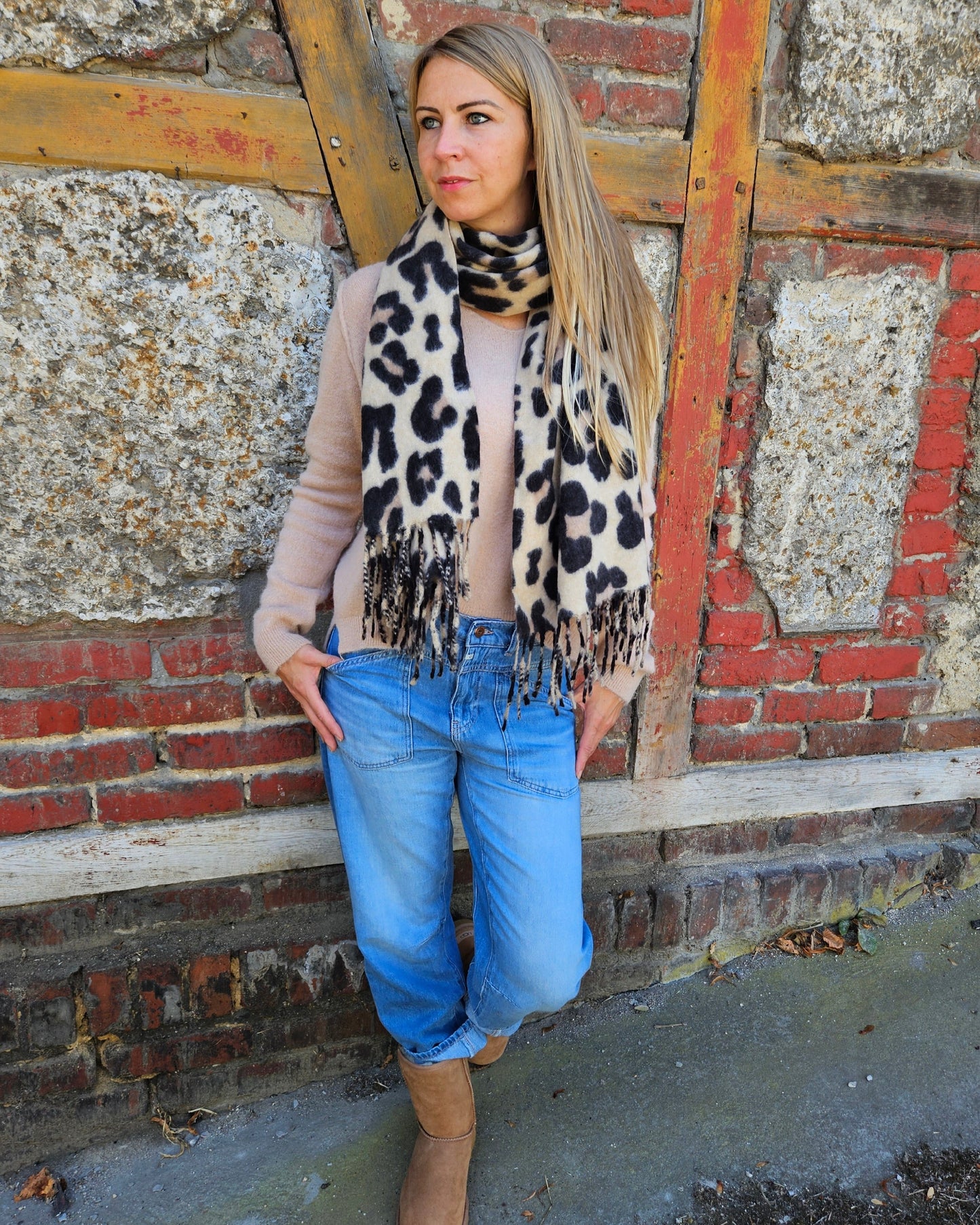 Fransenschal Leo Print Beige/Schwarz – groß & kuschelig | 100% Viskose