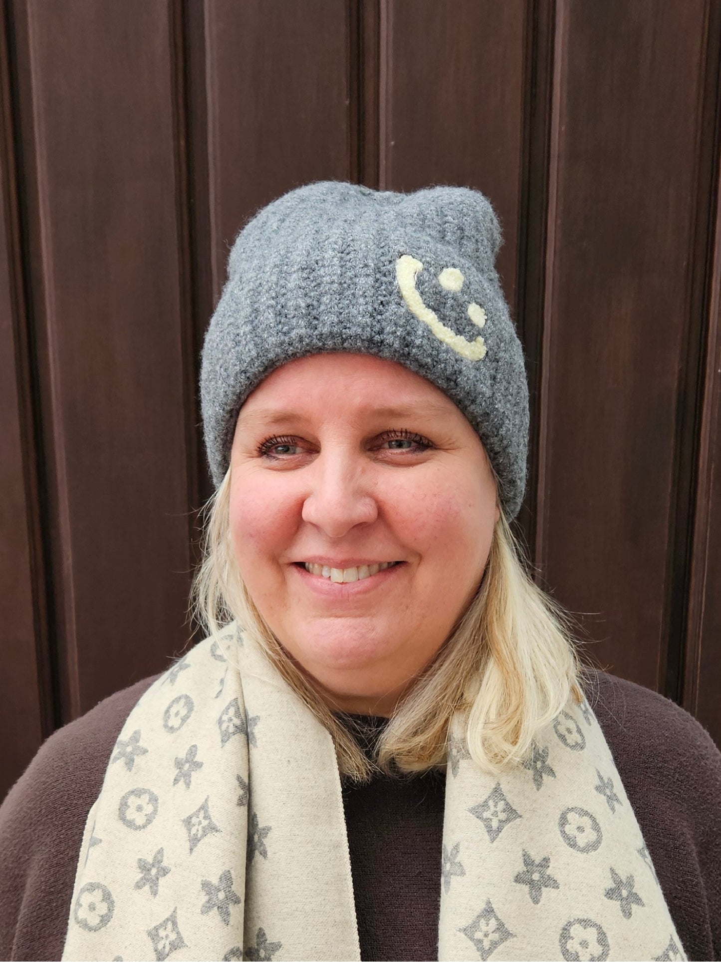 Beanie Grau mit Smiley 😄 | Grober Strick aus 100% Viskose