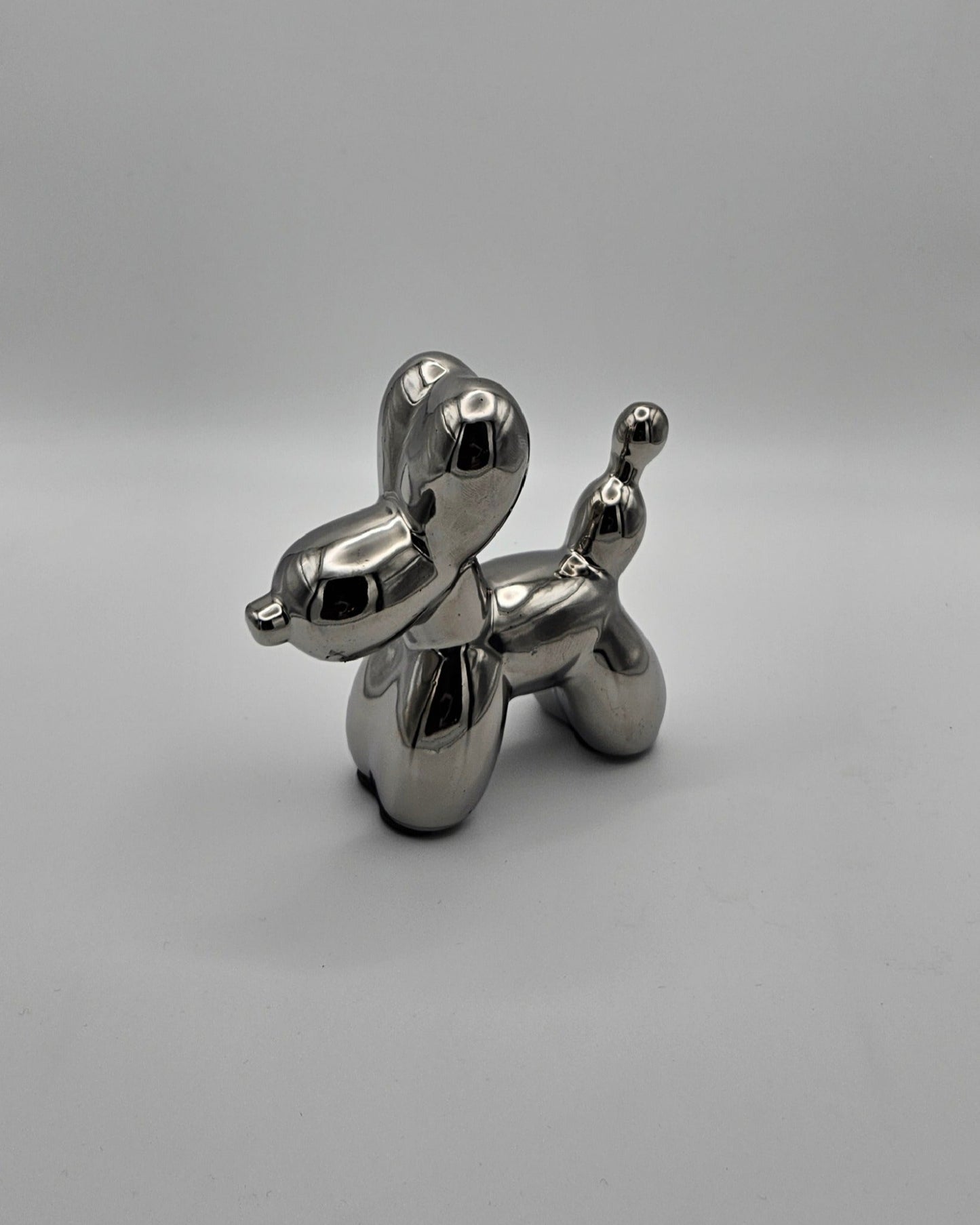 Kleiner silberner Balloon Deko-Hund – Keramik versilbert, 12cm lang