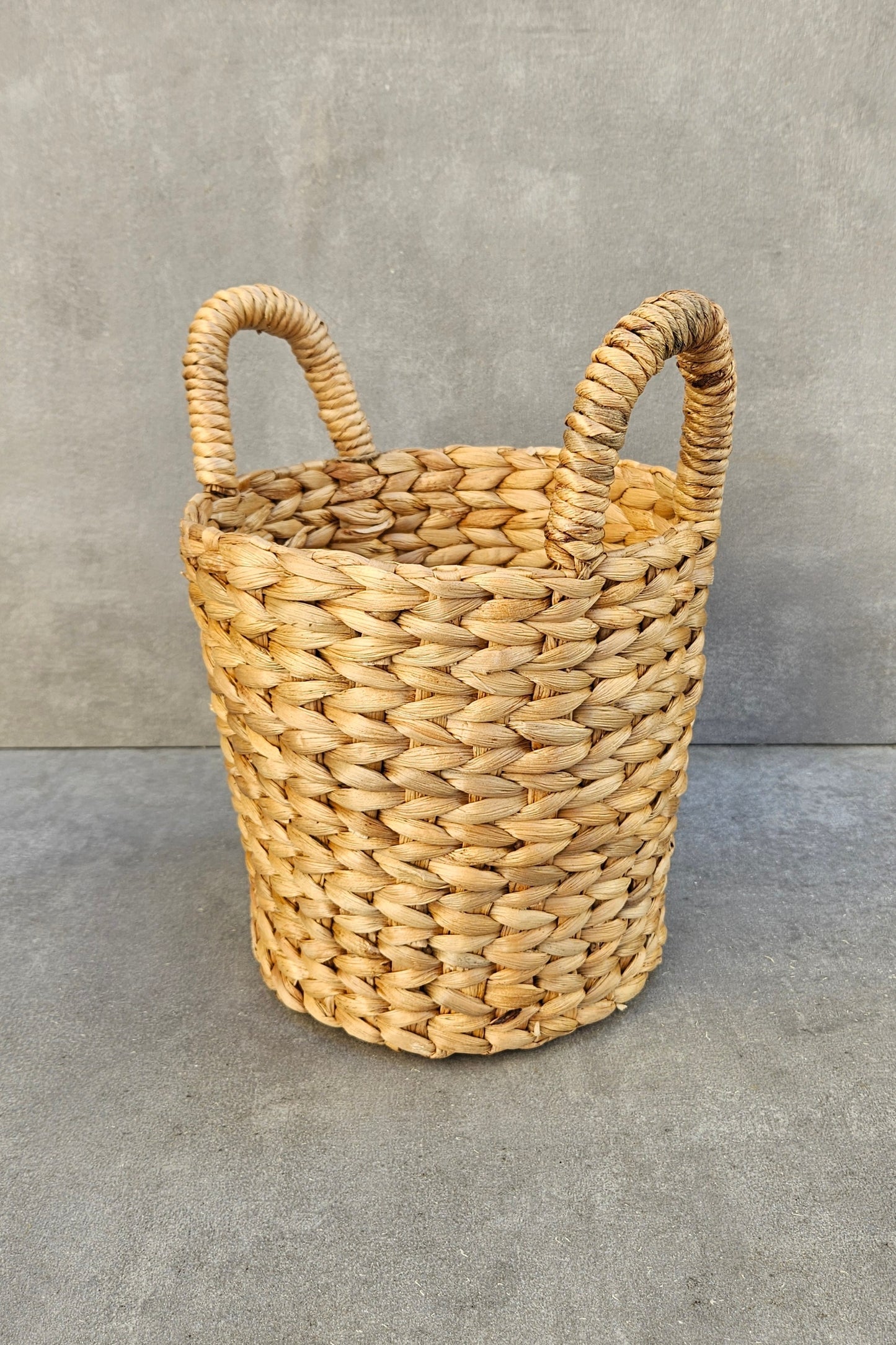 Handmade Henkelkorb by Varios – runde Deko & Aufbewahrung aus Korb