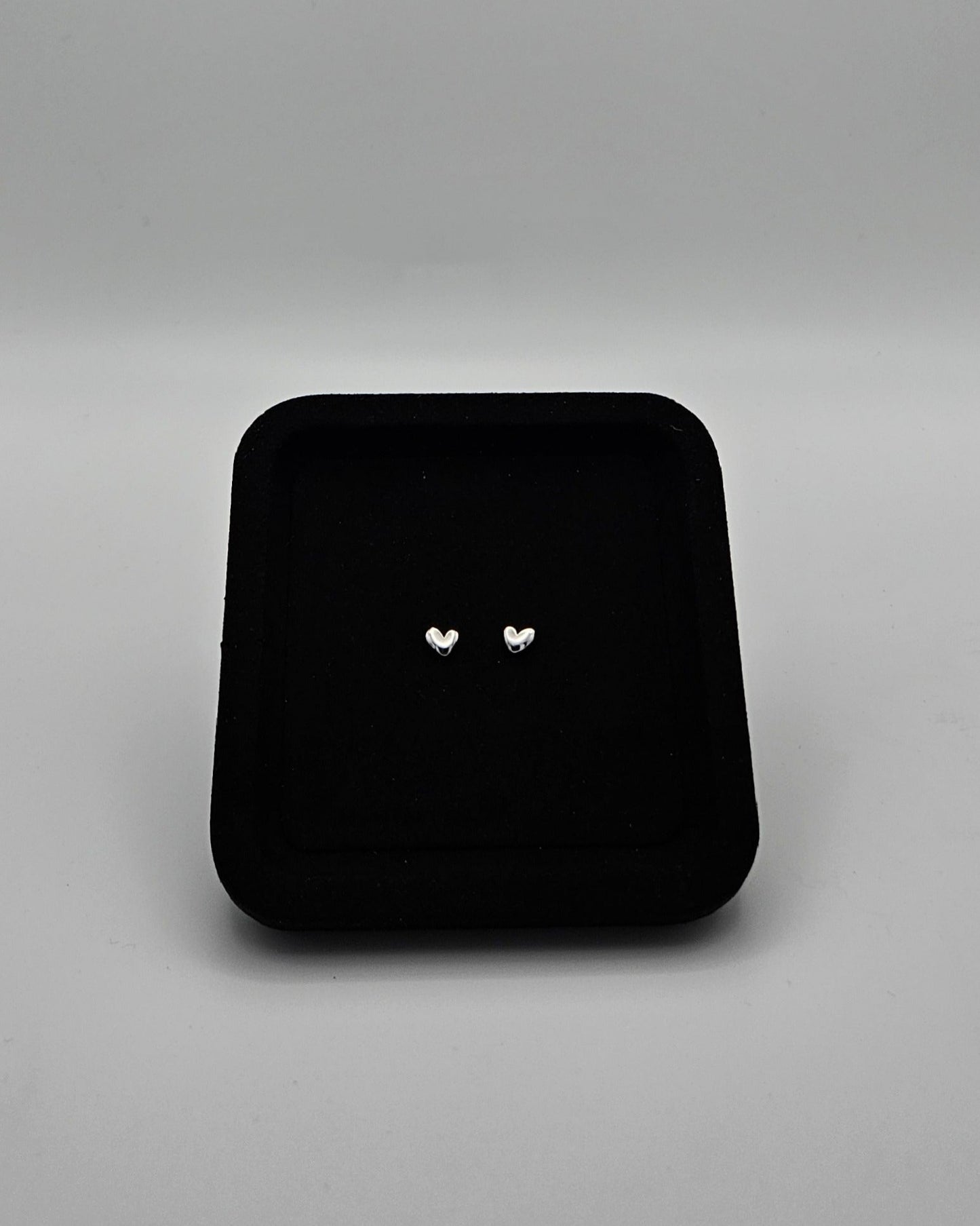 Herzchen Ohrstecker – Versilbert Stainless Steel, zarter Modeschmuck