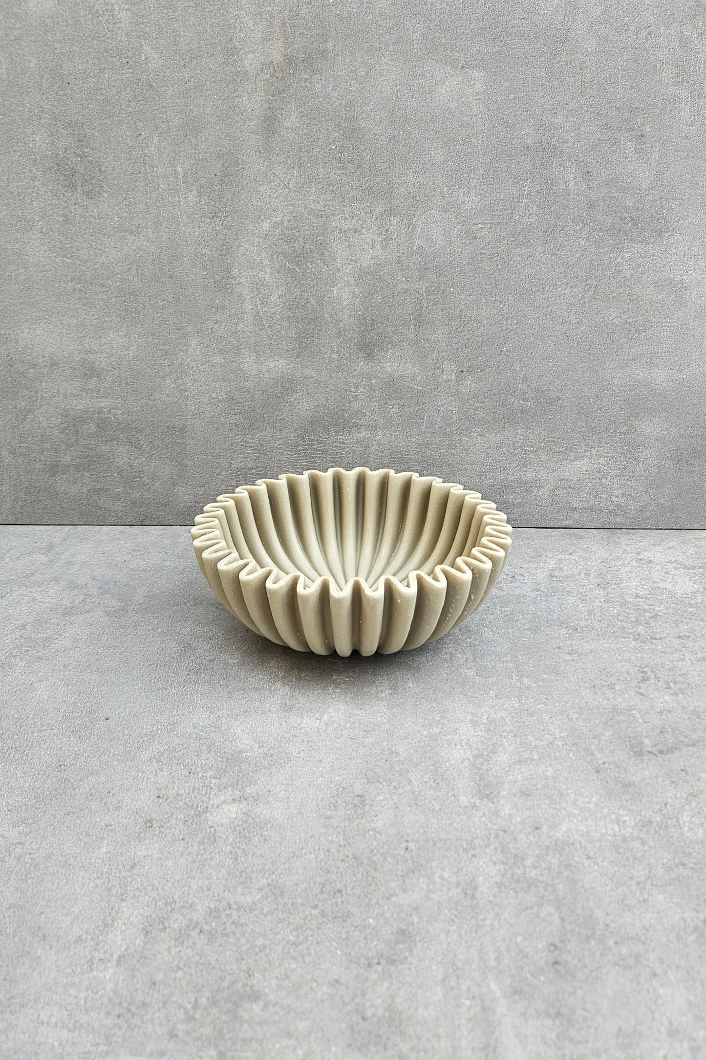 Exklusive kleine Designer Wellen Schale – Bowl Wave in edler Marmoroptik