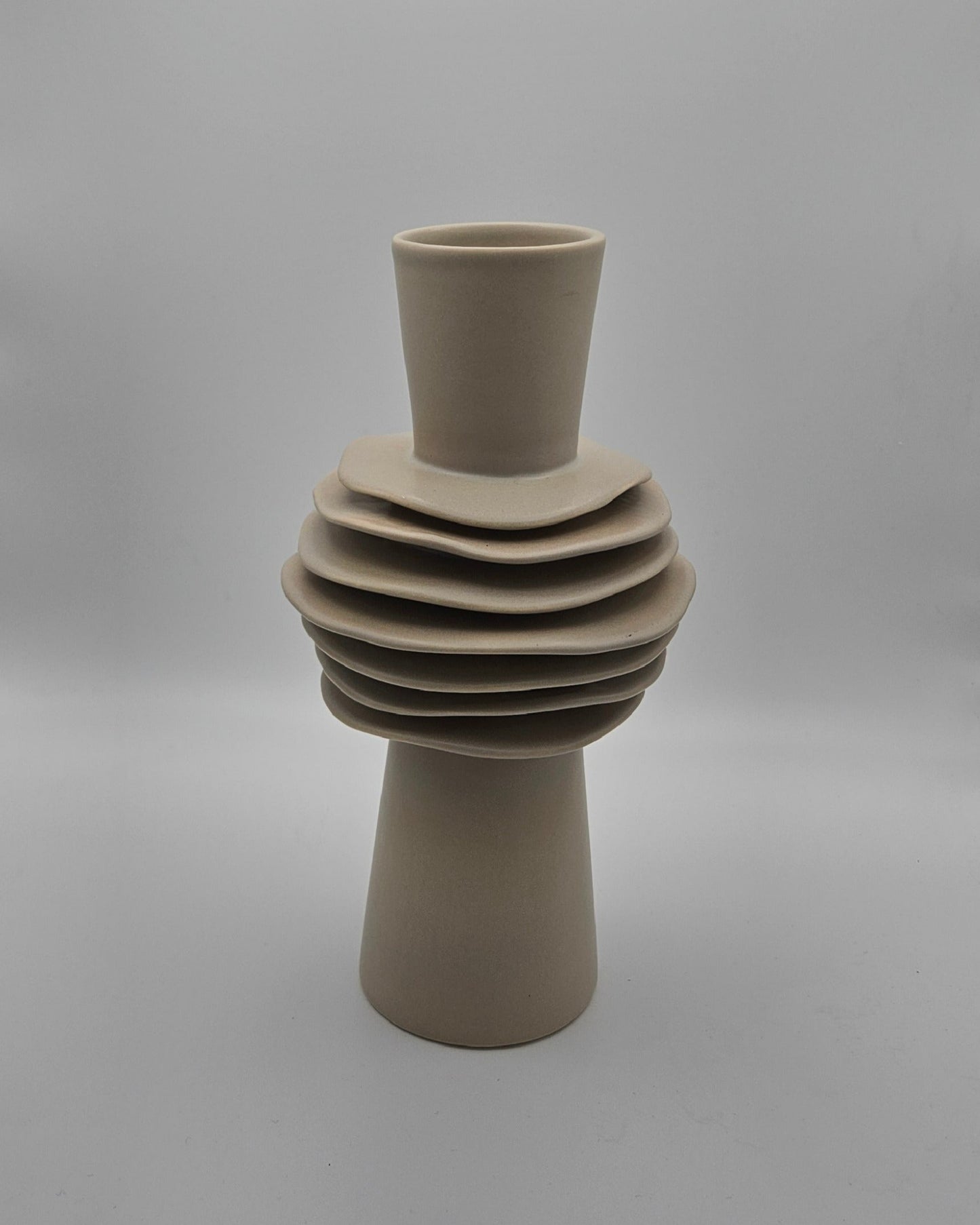 boi! Deko-Vase – Kleine runde Keramik Vase in Ivory matt für einzelne Blumengebinde