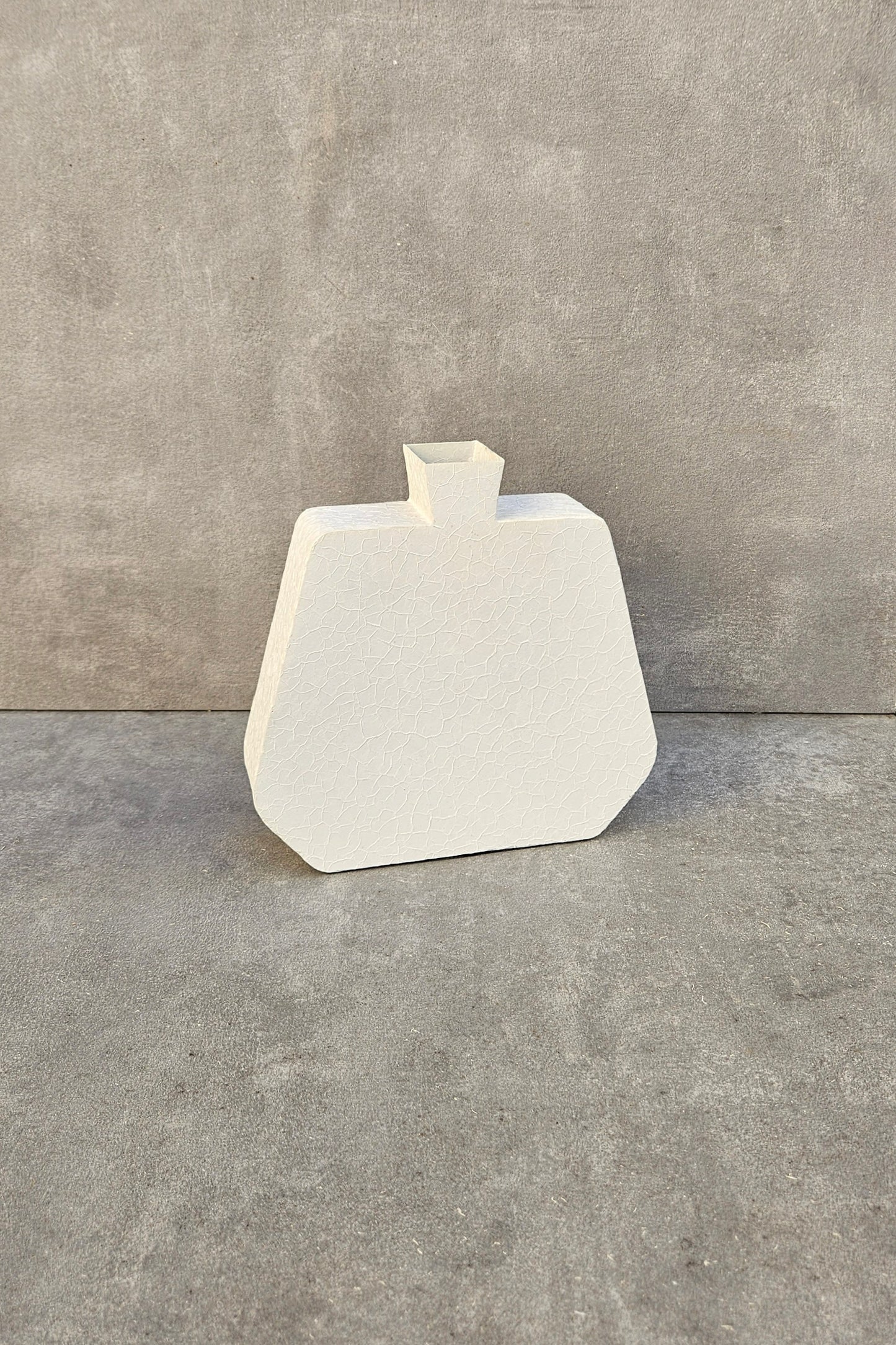 boi! Designer-Vase weiß – moderne Metall-Deko für dein Zuhause