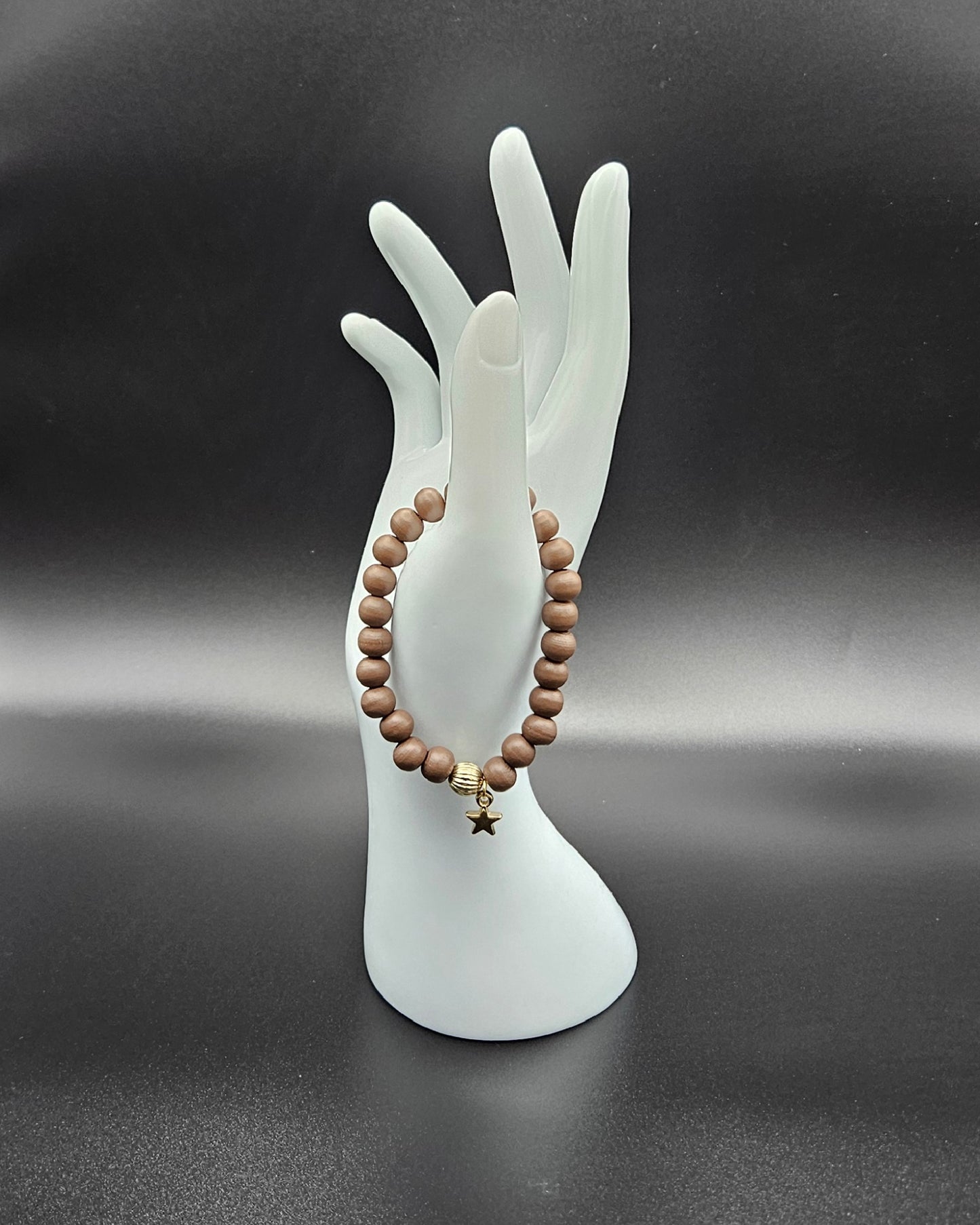 Hannah Collection - Armband Holzperlen Taupe mit goldenem Sternchen – Hand Made ✨