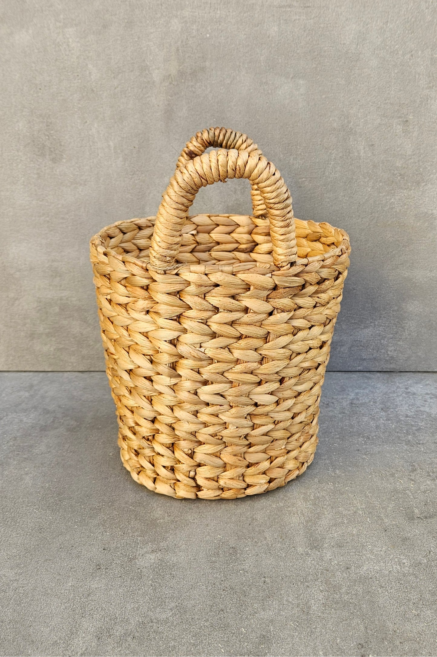 Handmade Henkelkorb by Varios – runde Deko & Aufbewahrung aus Korb