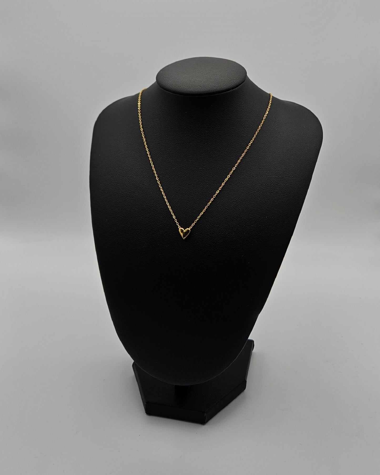 Herzchen Kette – Vergoldete Edelstahlkette mit festem Herzanhänger